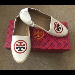 Authentic Tory Burch Darien Loafer Size 6